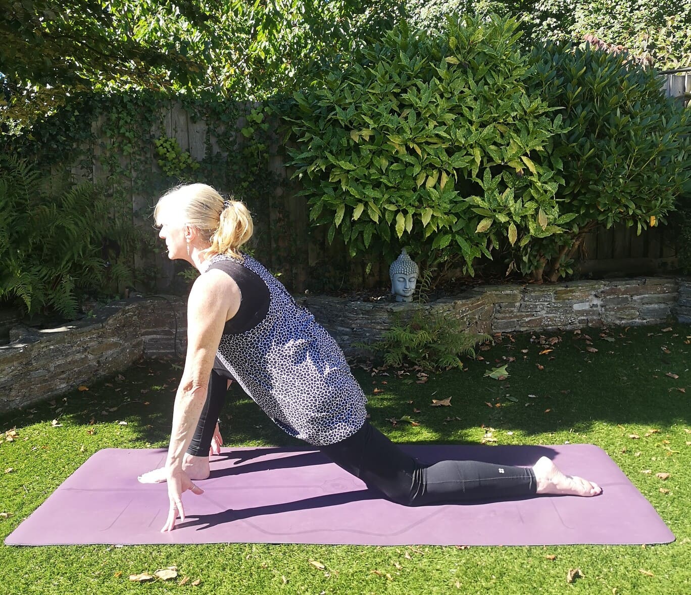 Full Moon Yoga | Crescent Moon Lunge Pose